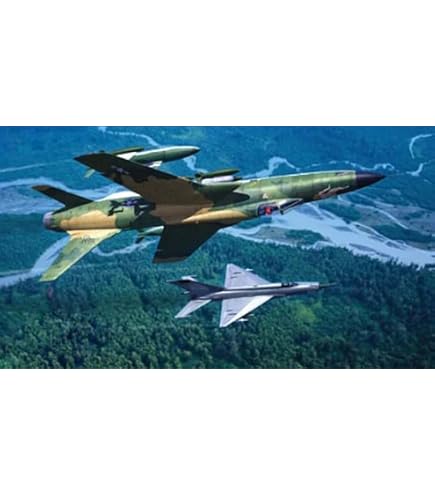 Amazon | ドイツレベル 1/48 F-105G サンダーチーフ ワイルド